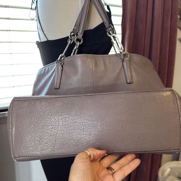 Coach Madison Leather North South Tote in beautiful Lulac - Picture 4 of 6